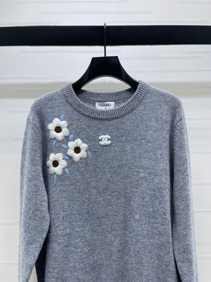 Chanel Floral Patterns Gray Sweater Embroidered 340998