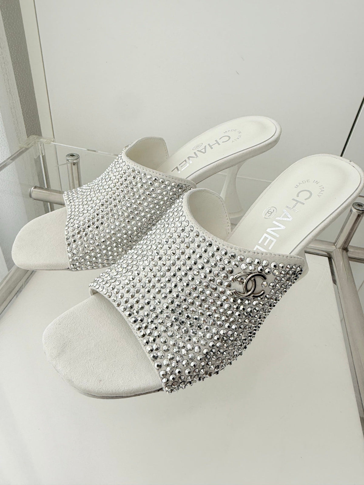 CC 26 Sandal 90 White Rhinstone Deer Hide 597377
