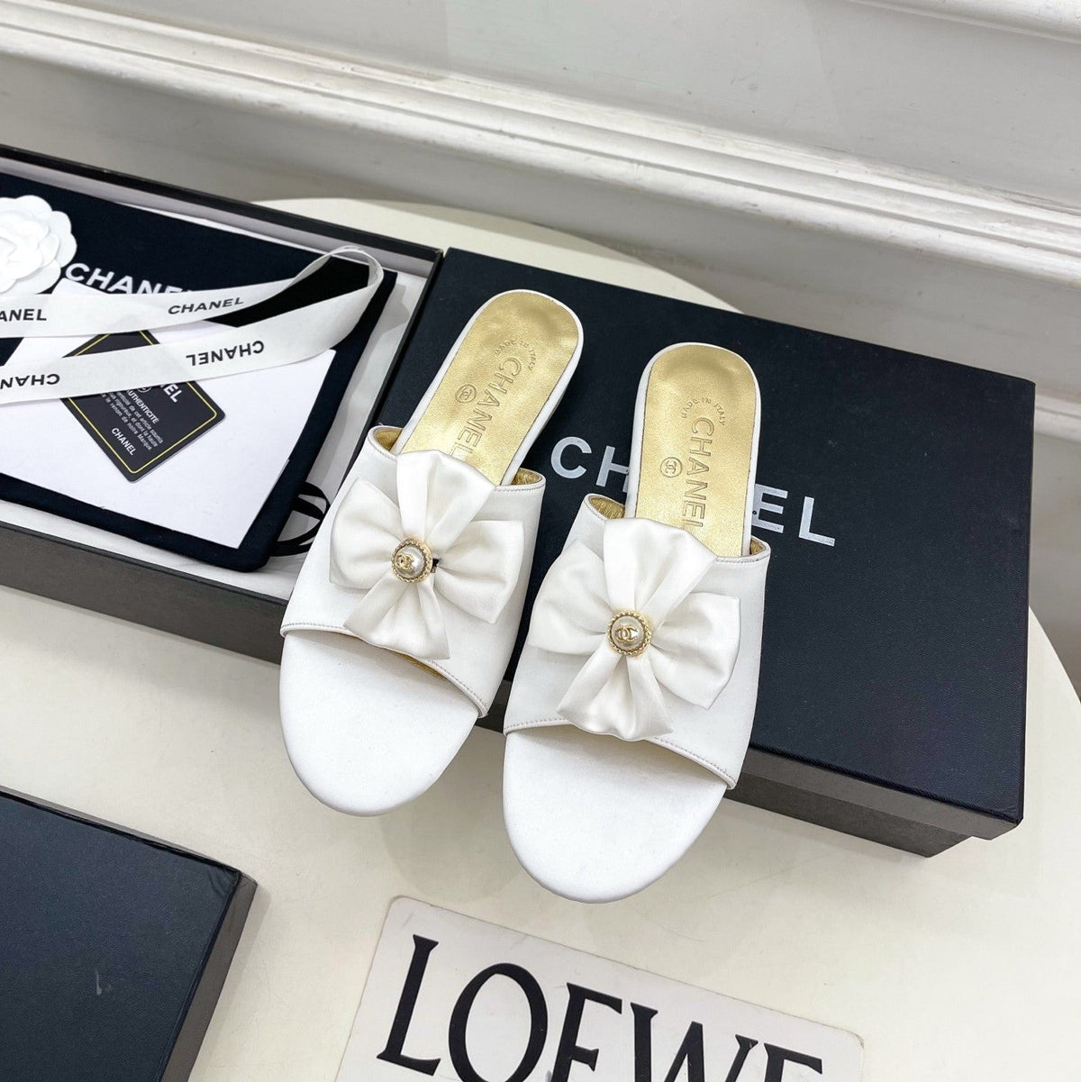 CC 26s Bow Slippers White Satin Sheepskin 586897