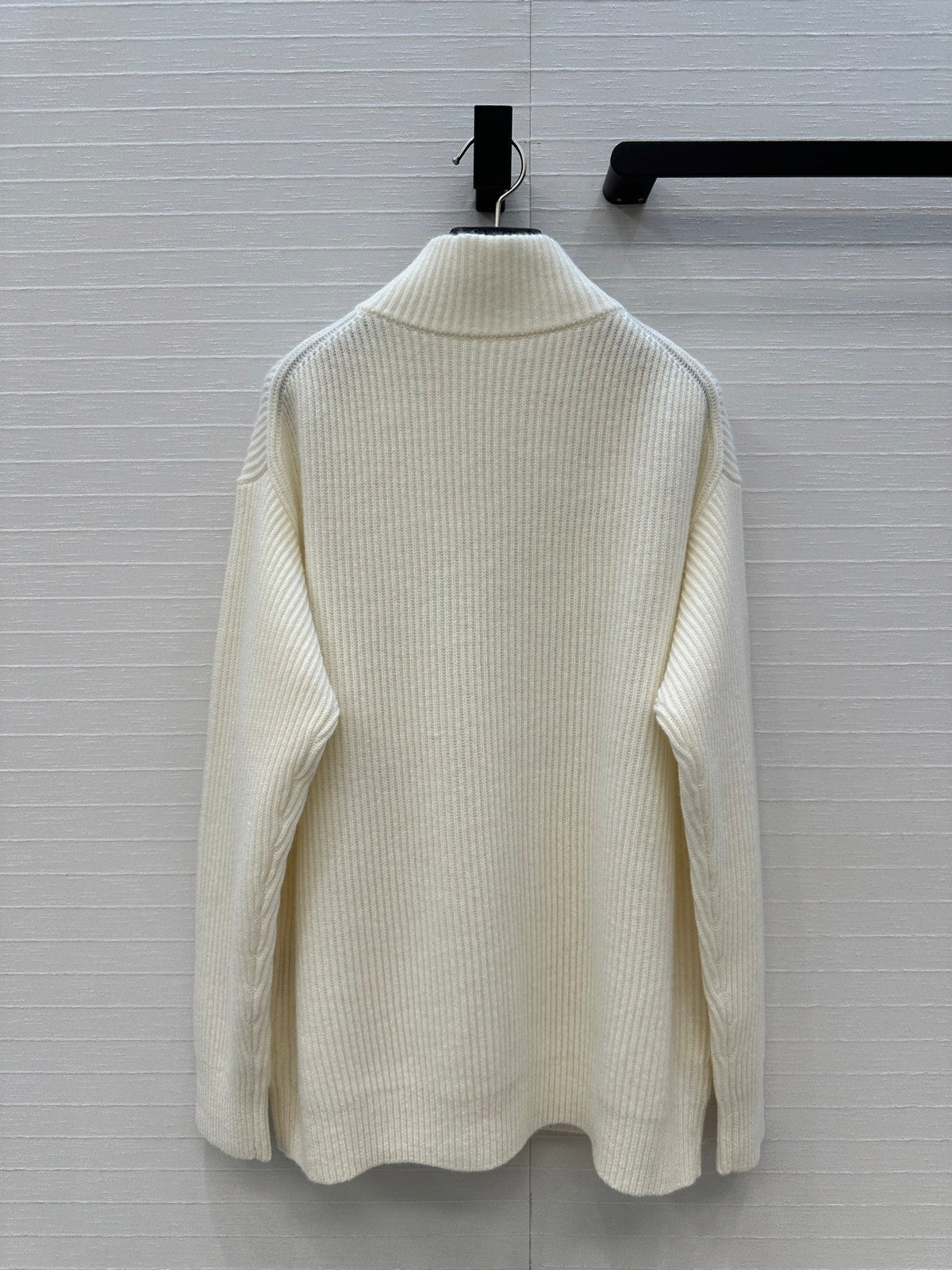 HM 25S Zipped Jacket H Leather Pockets in White Cashmere