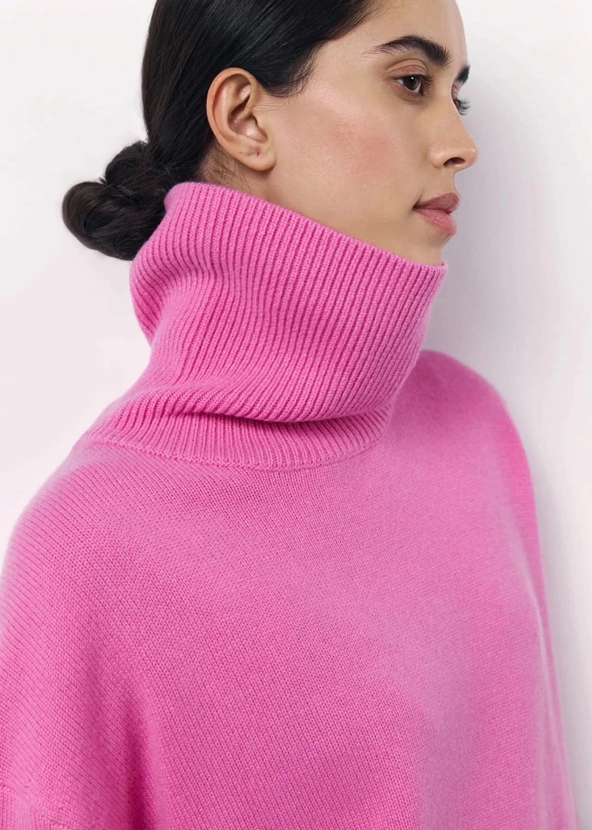 Oversized Turtleneck Sweater In Soft Pink Knit