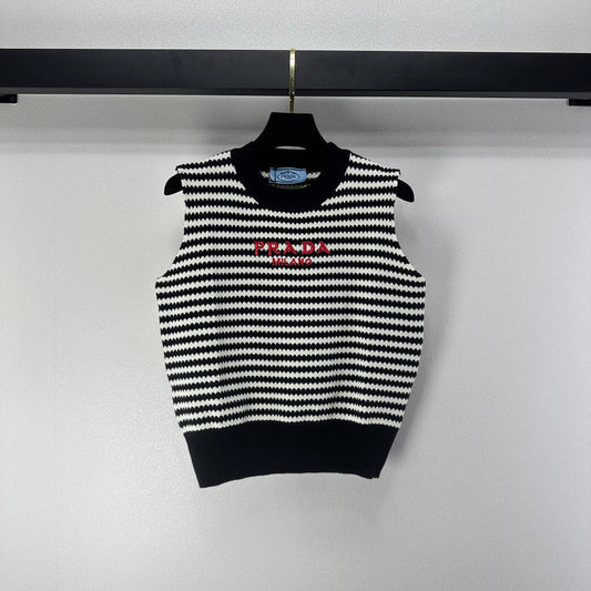 Prada 26s Knit Vest White Black Stripes Ribbed Knit 348998
