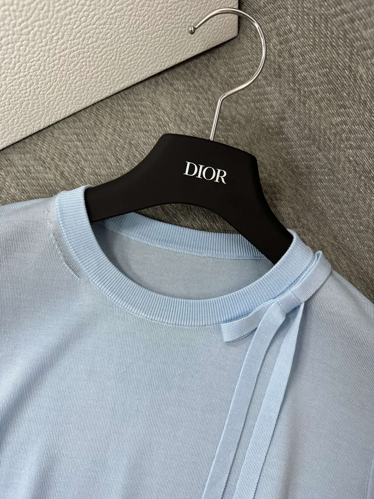 CD Short-Sleeved Fitted Sweater Sky Blue Silk Knit 349493