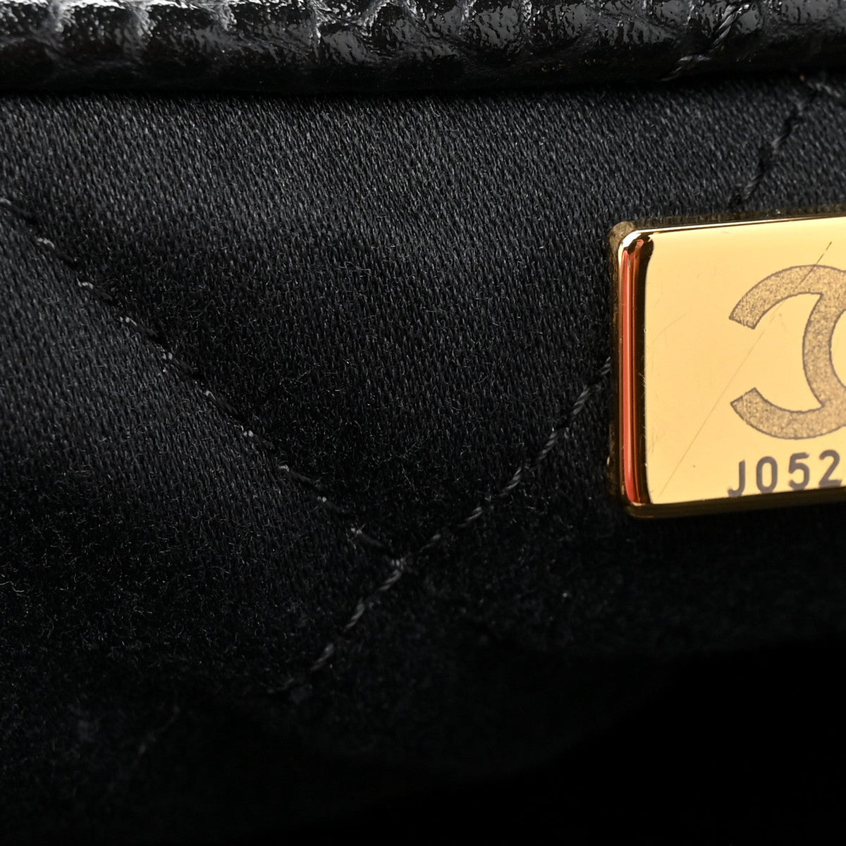 Shiny Caviar Quilted Chanel 22 Black