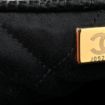 Shiny Caviar Quilted Chanel 22 Black