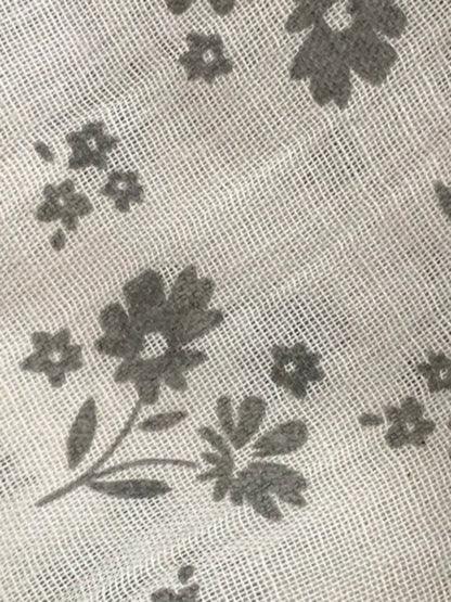 Scarvii - Triangular Headscarf with Small Floral Patterns