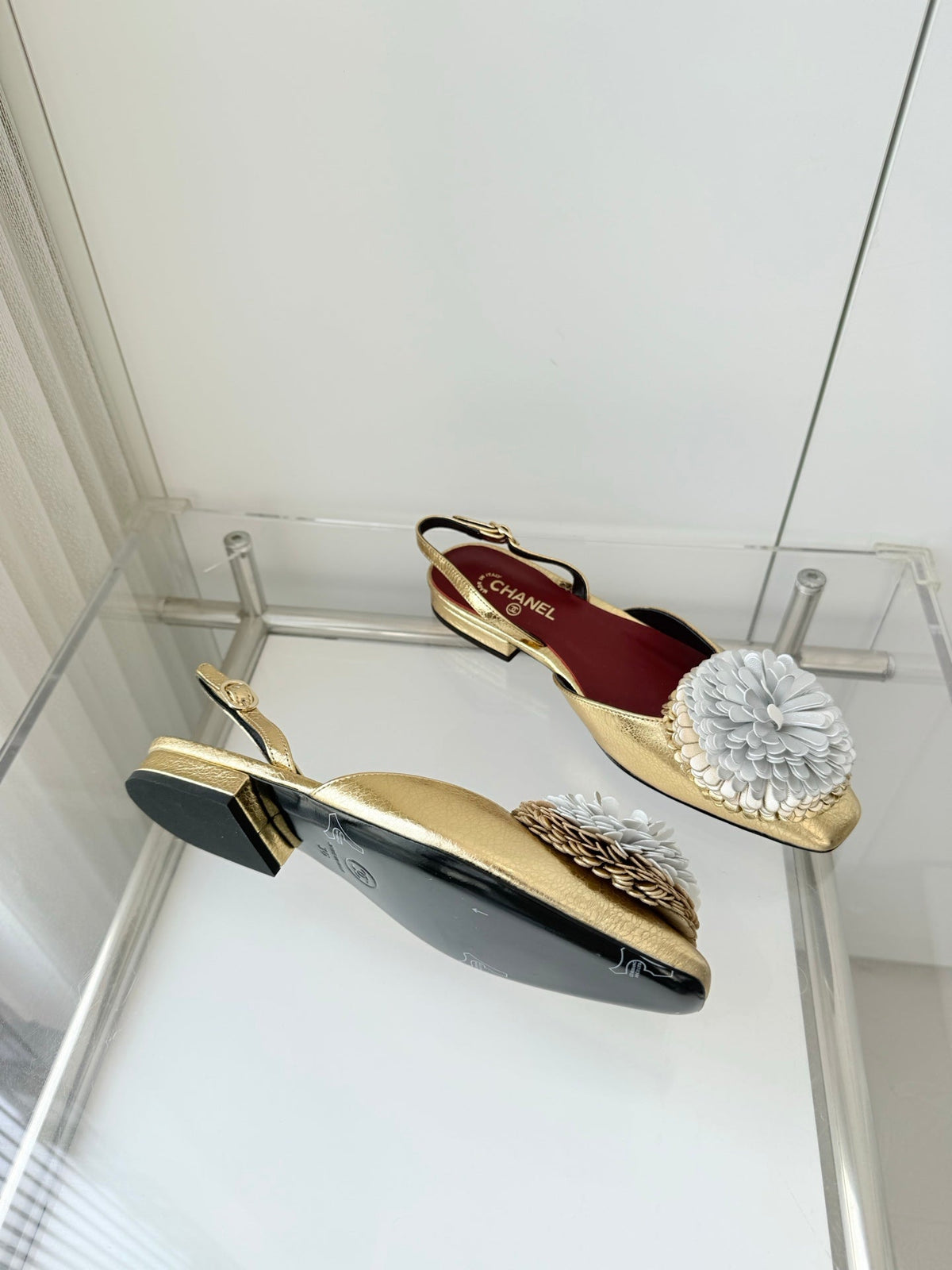 CC 26 Flower-shaped Sandal Gold Silver Lambskin 597409
