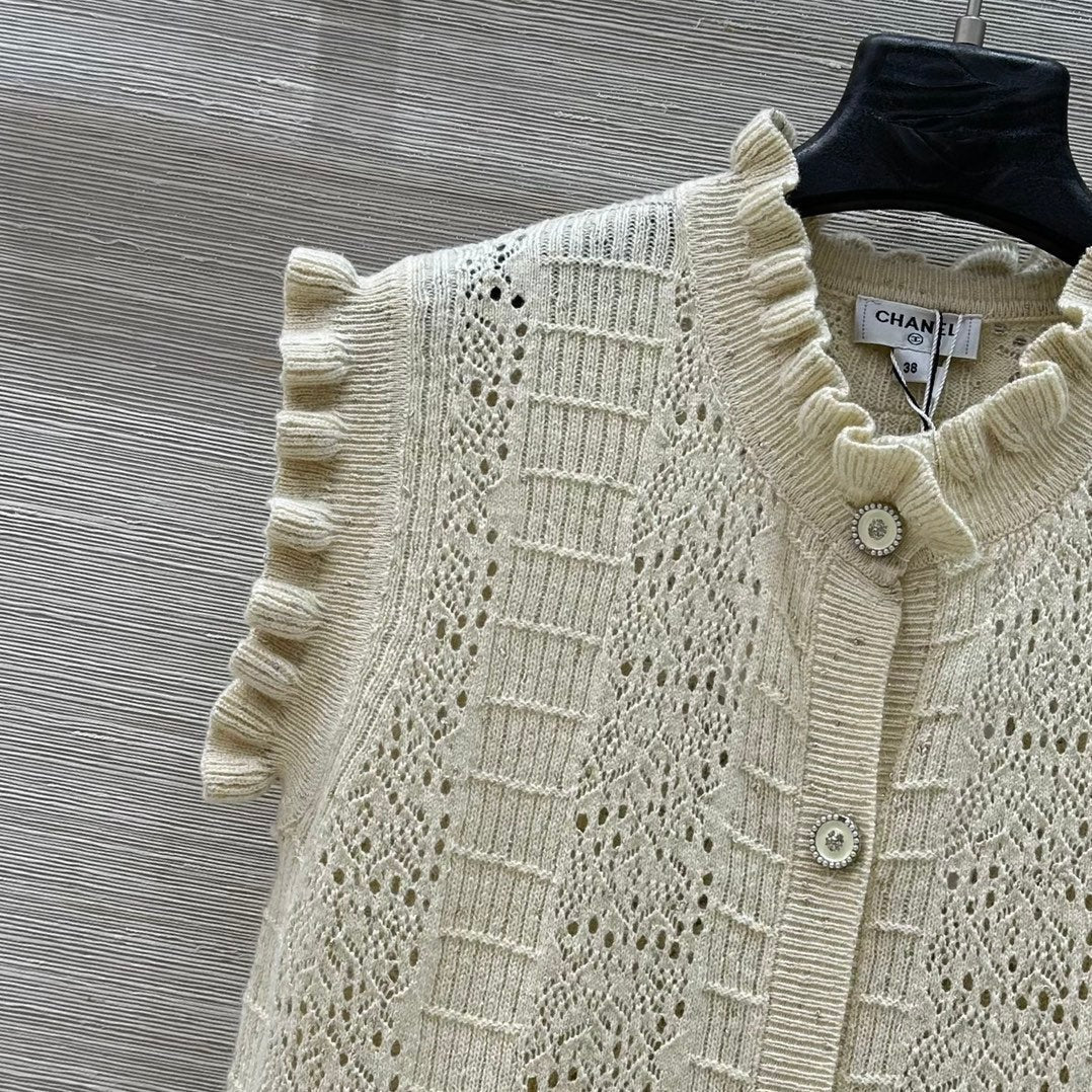 CHANEL SLEEVELESS TOP STYLE 72