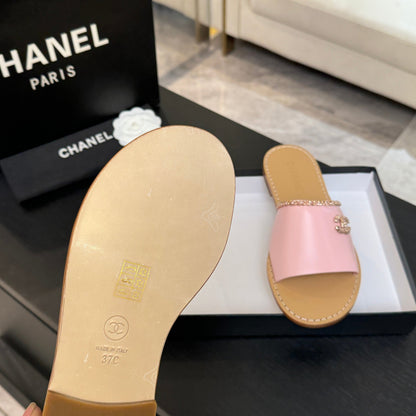 CC 26C Double C Chain Cross Pink Beige Sheepskin