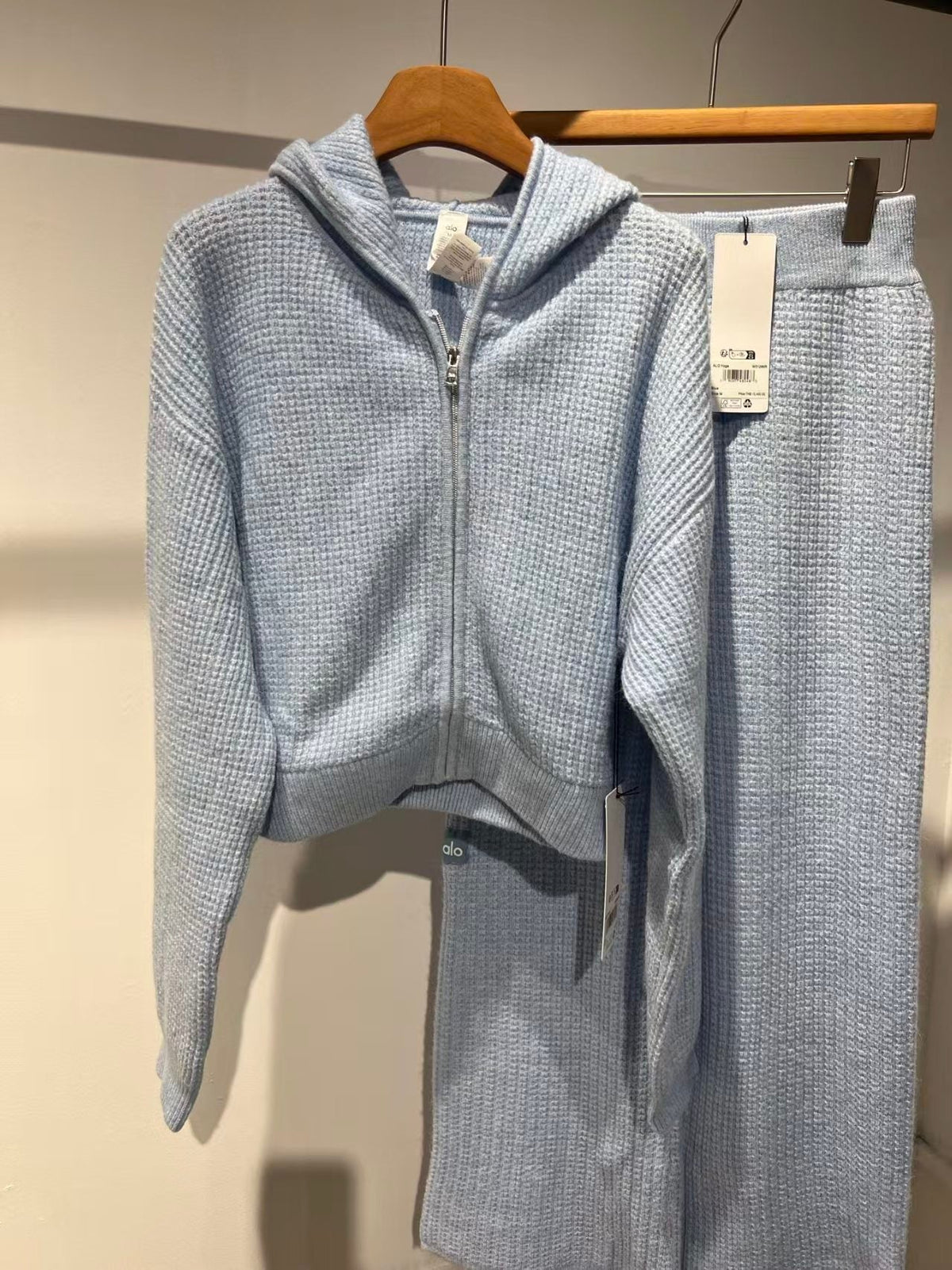 Alo Yoga Cashmere Plush Waffle