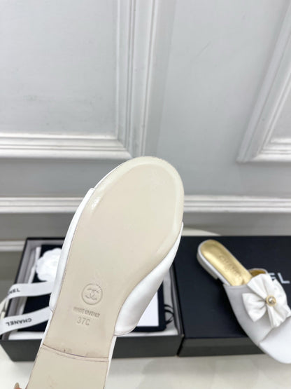 CC 26s Bow Slippers White Satin Sheepskin 586897
