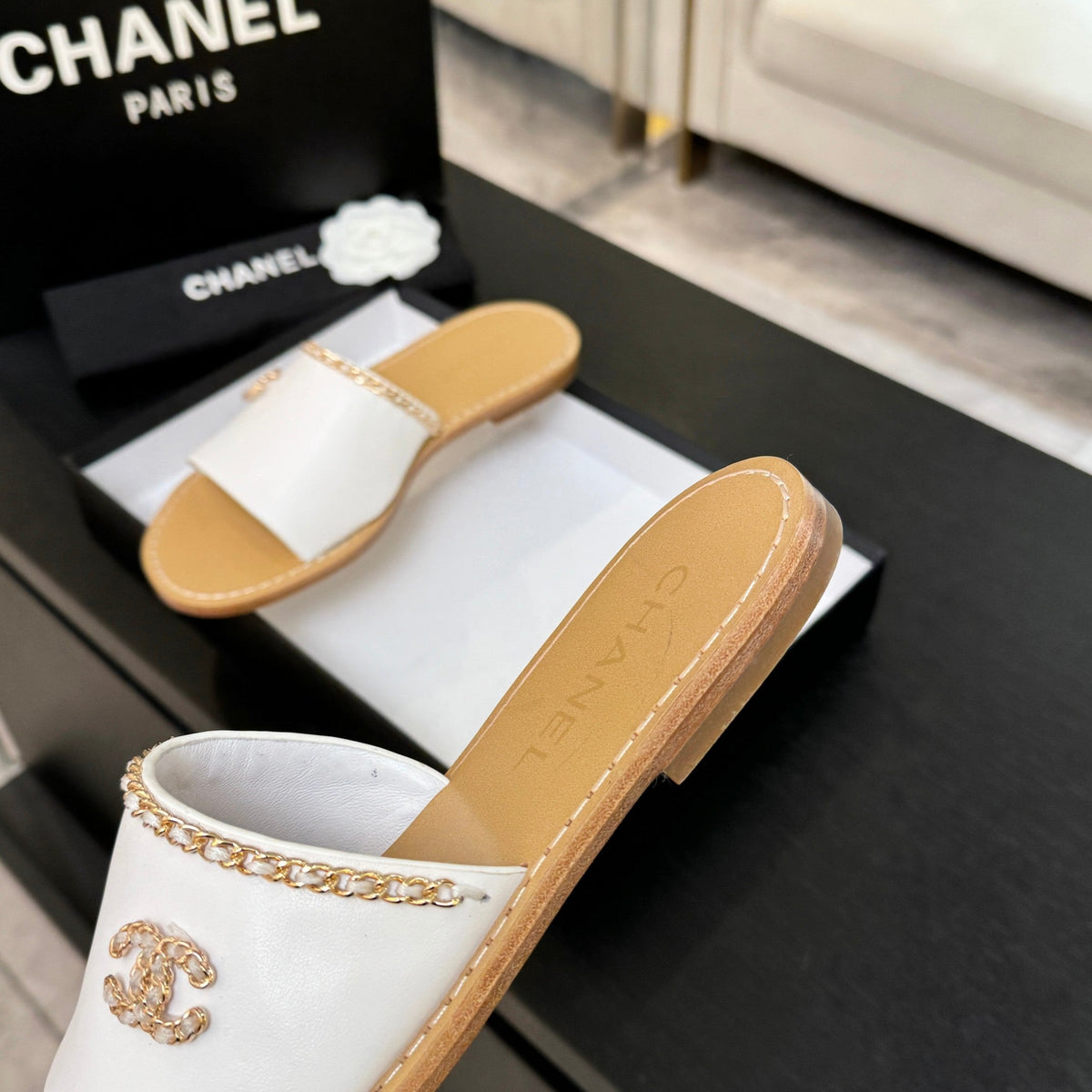 CC 26C Double C Chain Cross White Beige Sheepskin