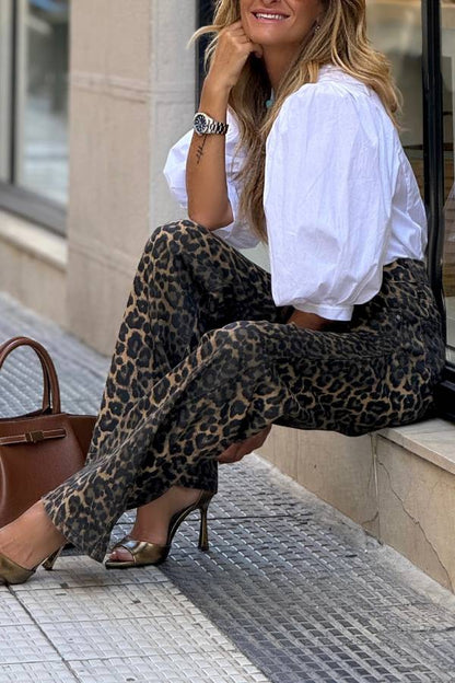 White V-neck puff-sleeved loose-fitting shirt
