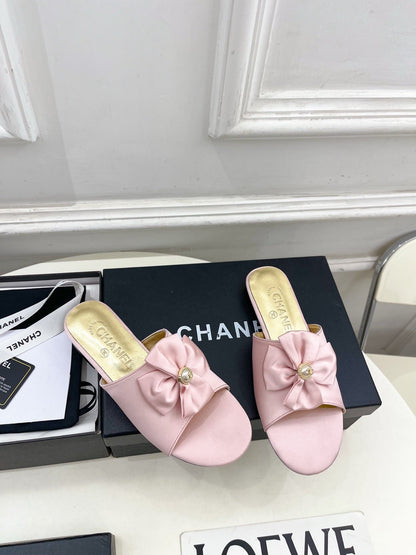 CC 26s Bow Slippers Pink Satin Sheepskin 586899