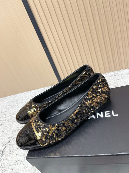 Chanel Coco Mark Ballet Flat Black with Gold in Lambskin 591379