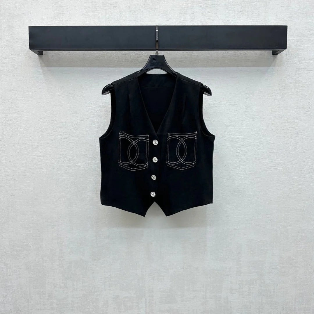 CHANEL SLEEVELESS BUTTONED BLAZER 274755