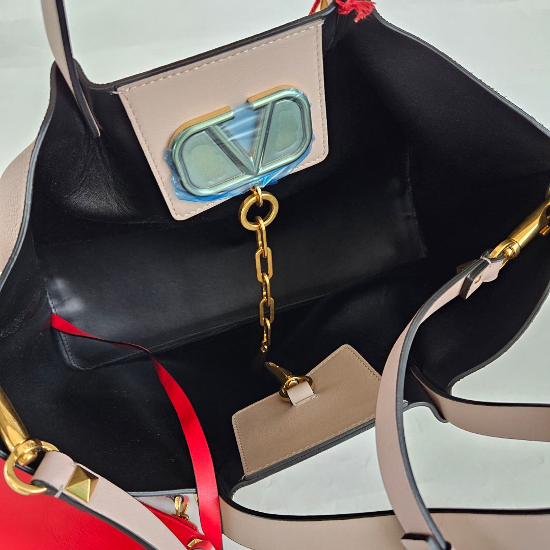 Valentino Garavani Vlogo Escape Leather Tote Bag