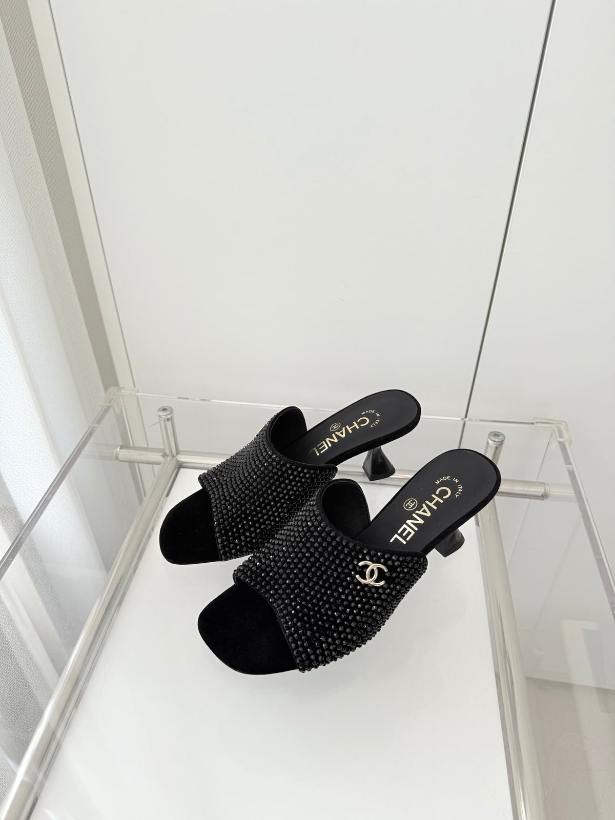 CC 26 Sandal 70 Black Rhinstone Deer Hide 597372