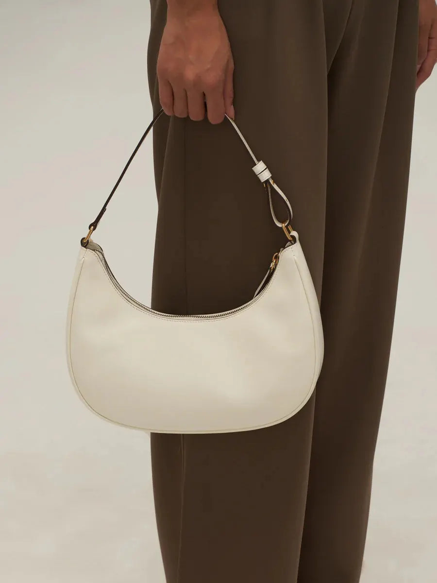 Elina Crescent Bag In Leather