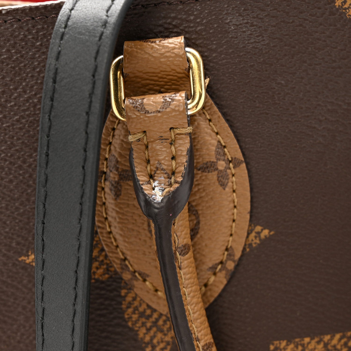 Reverse Monogram Giant Onthego MM