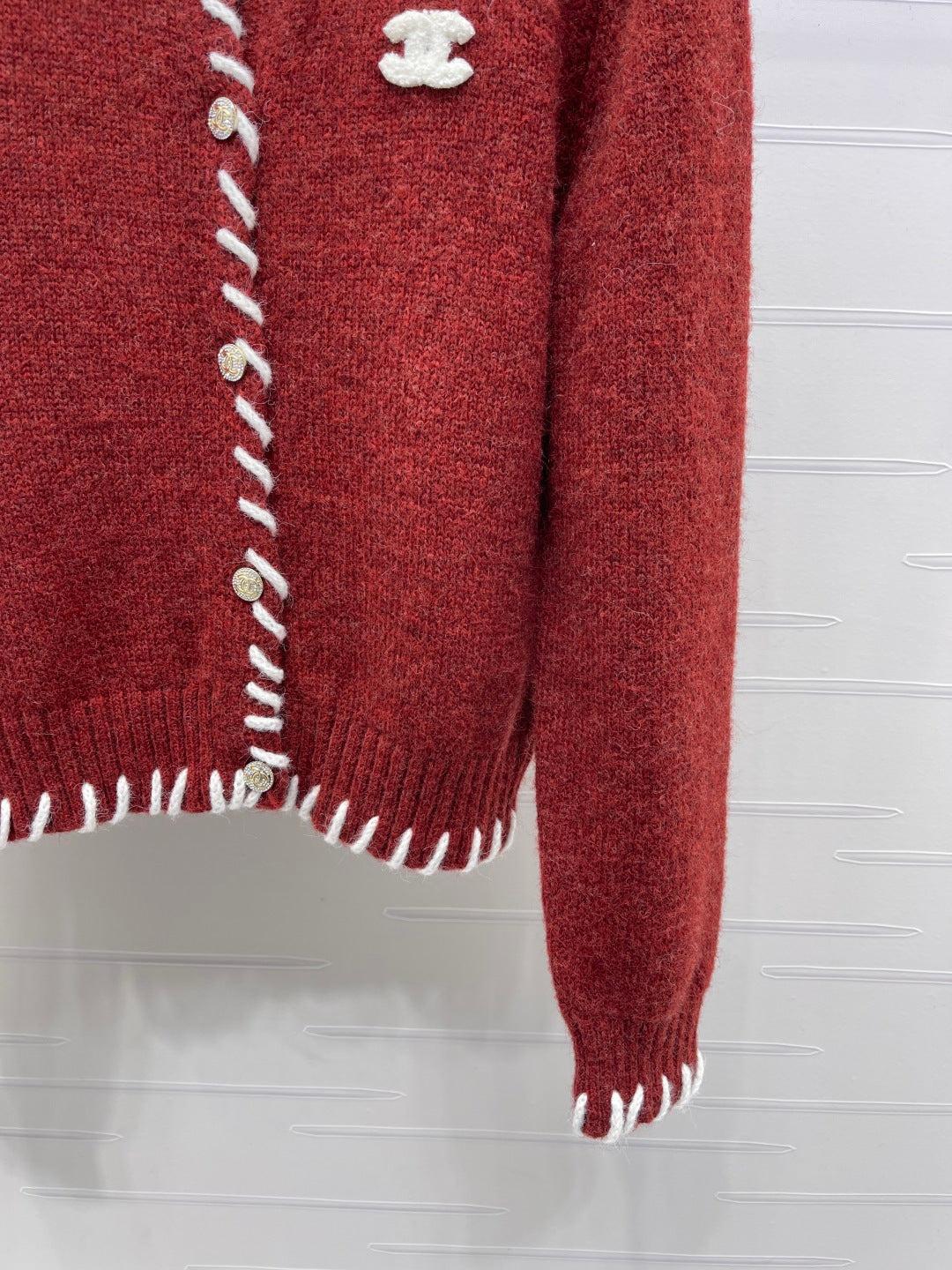 CC 26s Crochet-Trimmed Crew Neck Cardigan Red Knit 343631