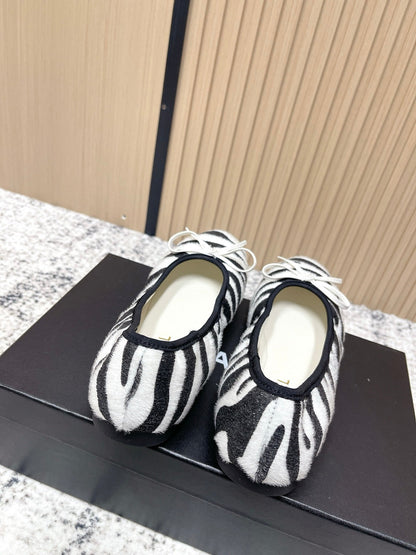 Chanel 26 Tiger Print White Black Ballet Flat in Sheepskin Wool 591376