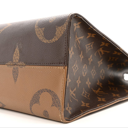 Reverse Monogram Giant Onthego MM