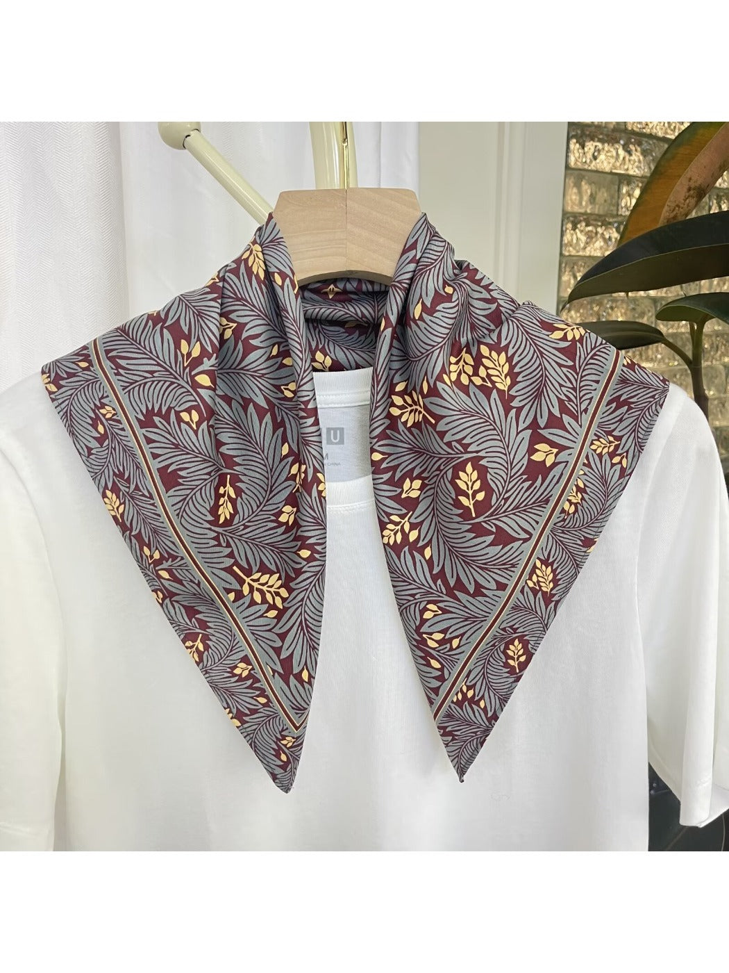 Scarvii - Stripe Floral Print Scarf - Elegant &amp; Versatile