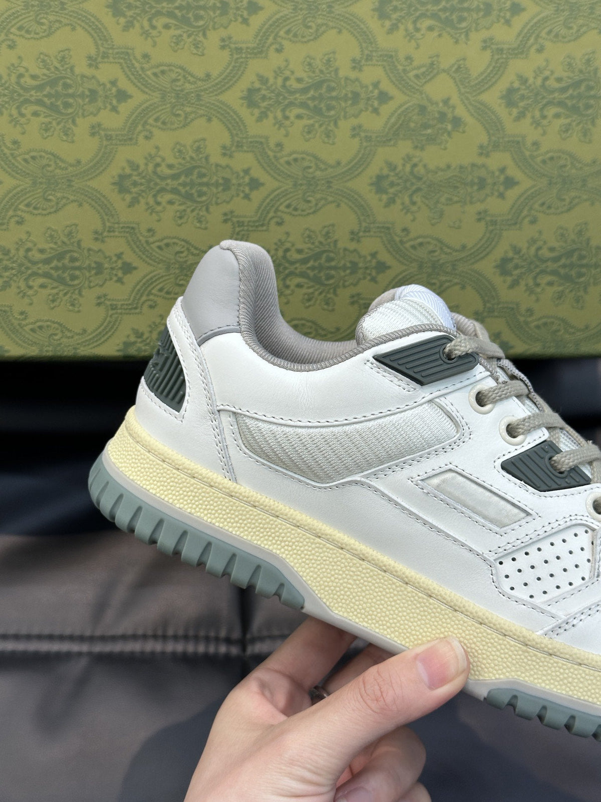 GG WHITE GREY DISTRESSED EFFECT