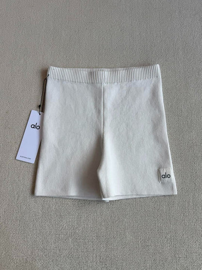 ALO SKINNY KNIT SHORTS STYLE 64