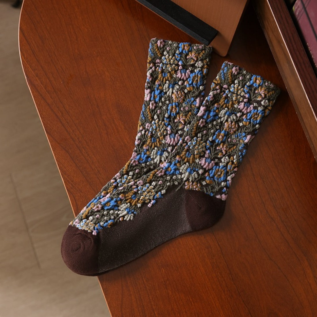 Rufia - 3D Floral Mid-Calf Socks
