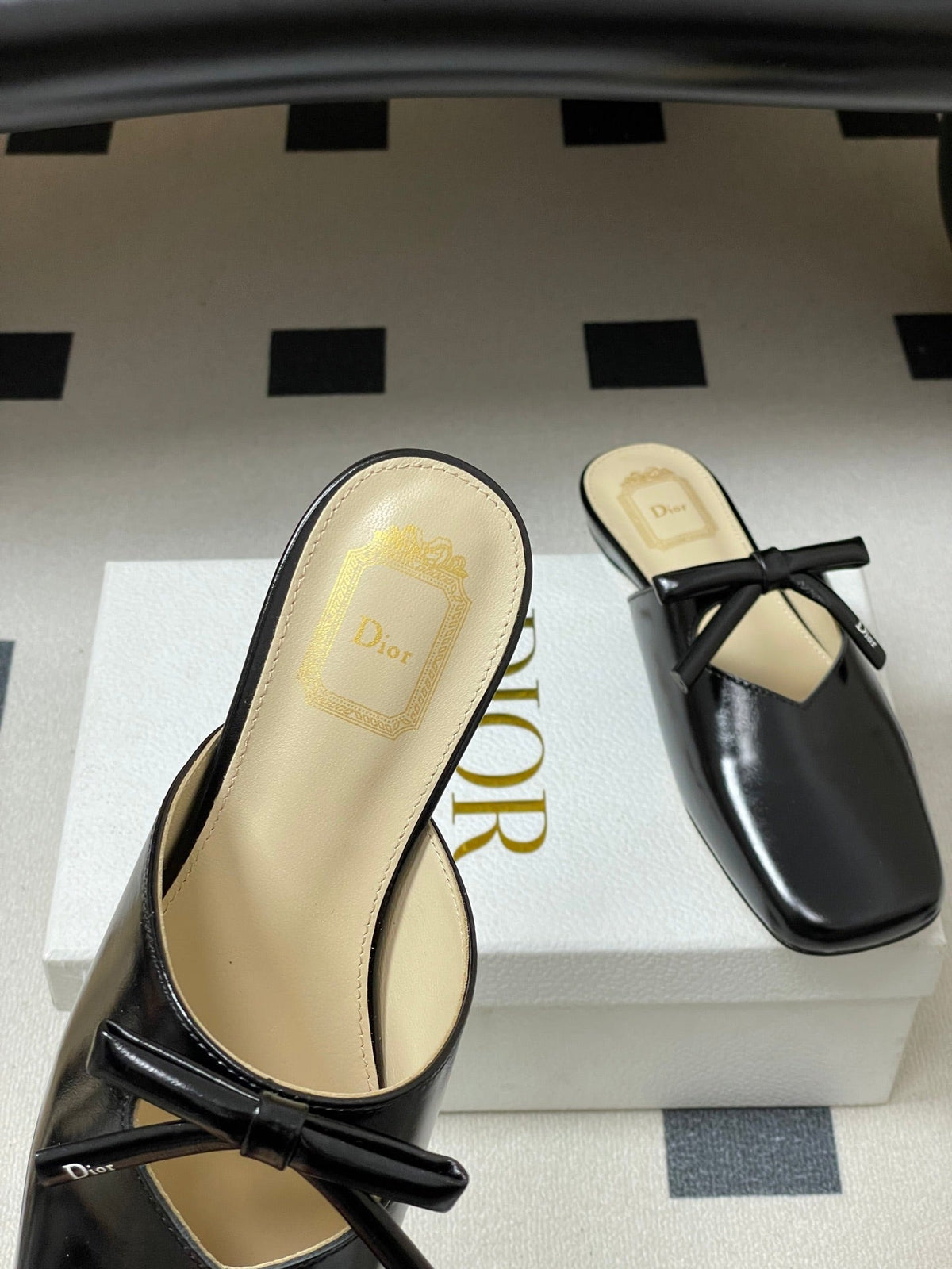CD 26 Flat Mule Black Patent Cowhide 593599