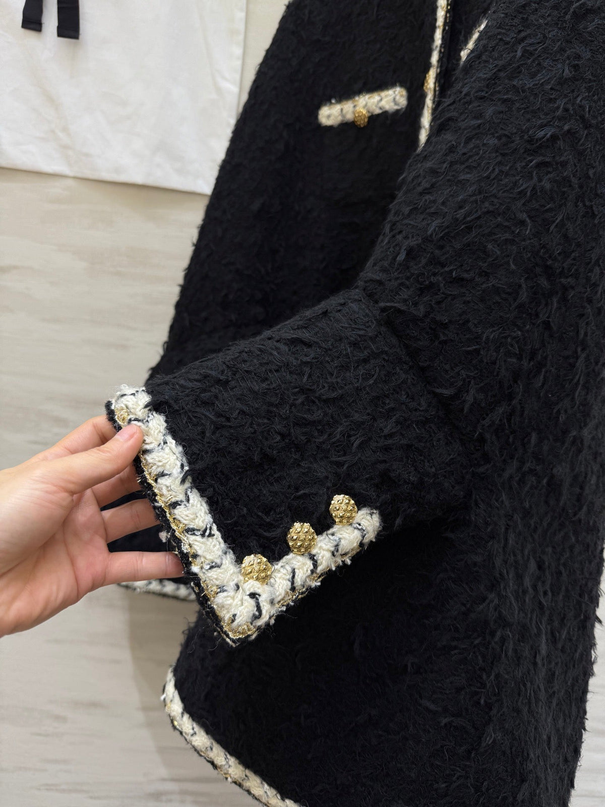 CC FW 25/26 Cape Black White Tweed 343347