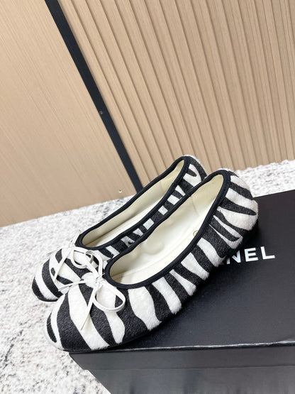 Chanel 26 Tiger Print White Black Ballet Flat in Sheepskin Wool 591376