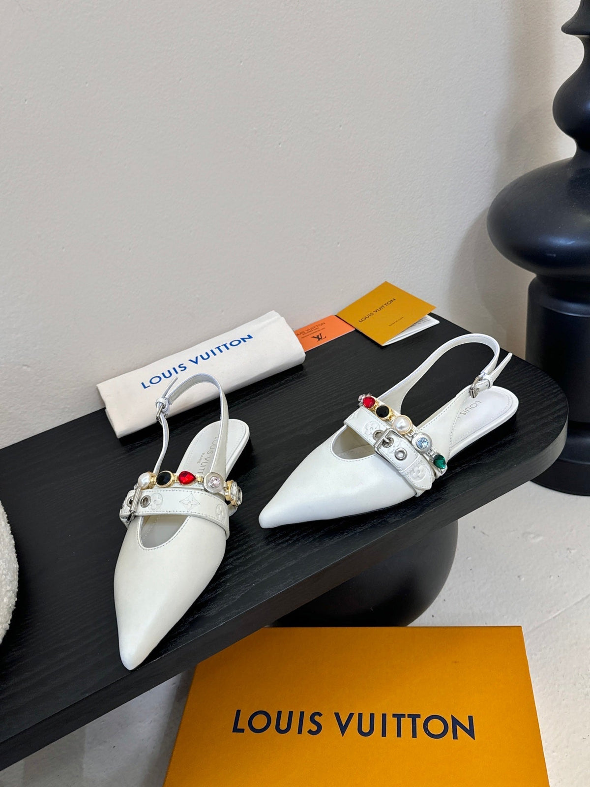LV Vibe Slingback Flat Off White Cowhide 580336
