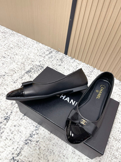 Chanel Interlocking CC Logo Black Ballet Flat in Lambskin 591388
