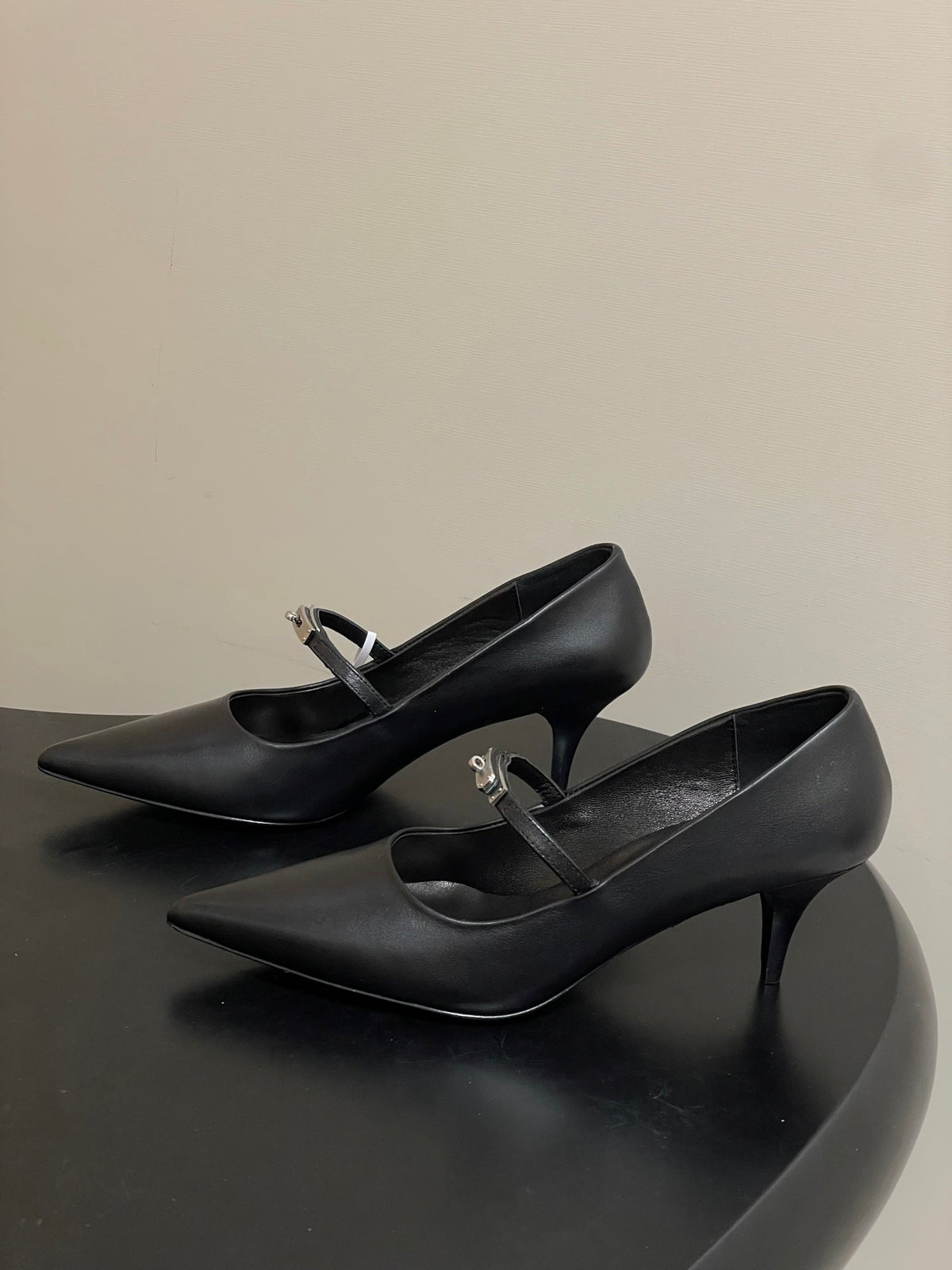 HM 26 Majeste 60 Pump Black in Calfskin 593830