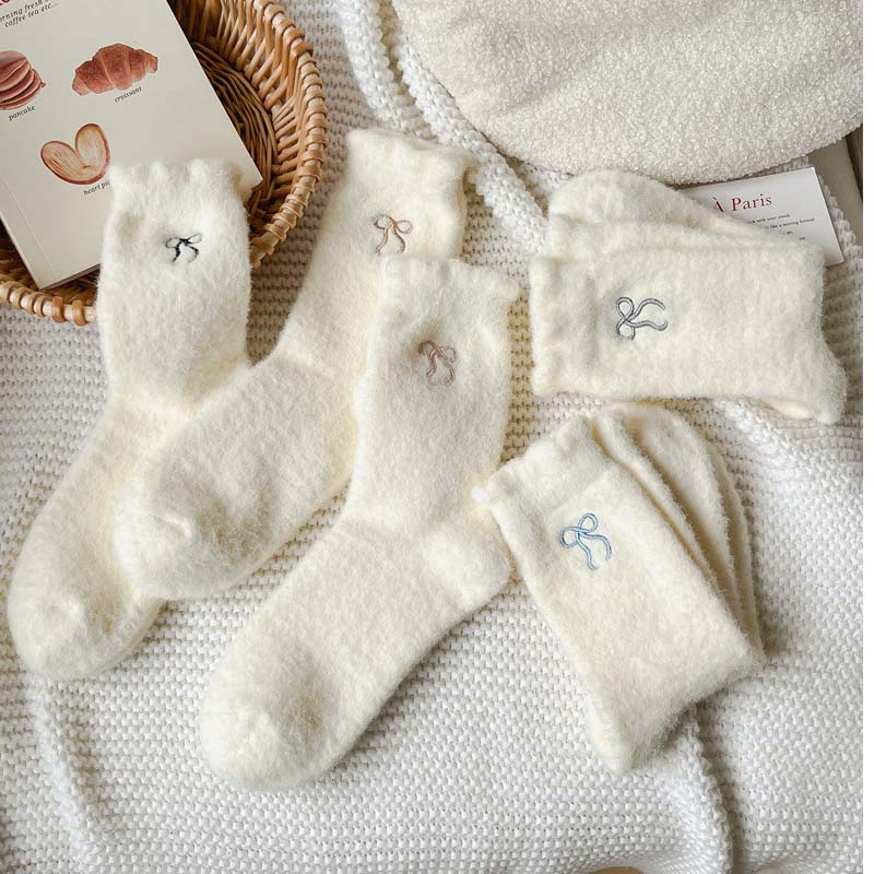 Winter Plush Solid Color Bow Embroidery Crew Socks