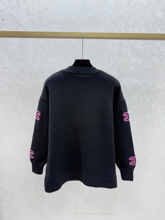 CHANEL 25S LONG-SLEEVE ROUND-NECK SWEATER 527