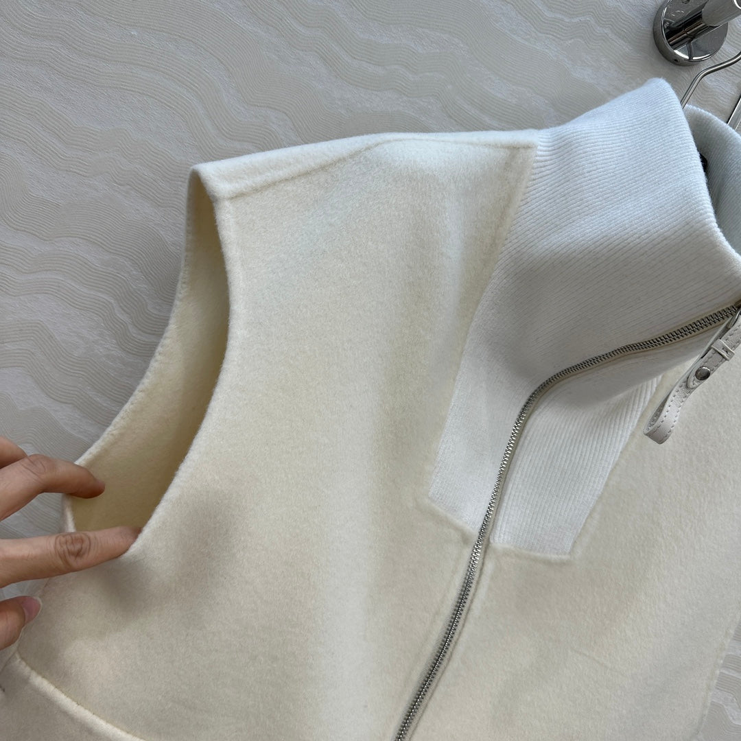 HM 25S Zipped Vest in White Wool and Cashmere
