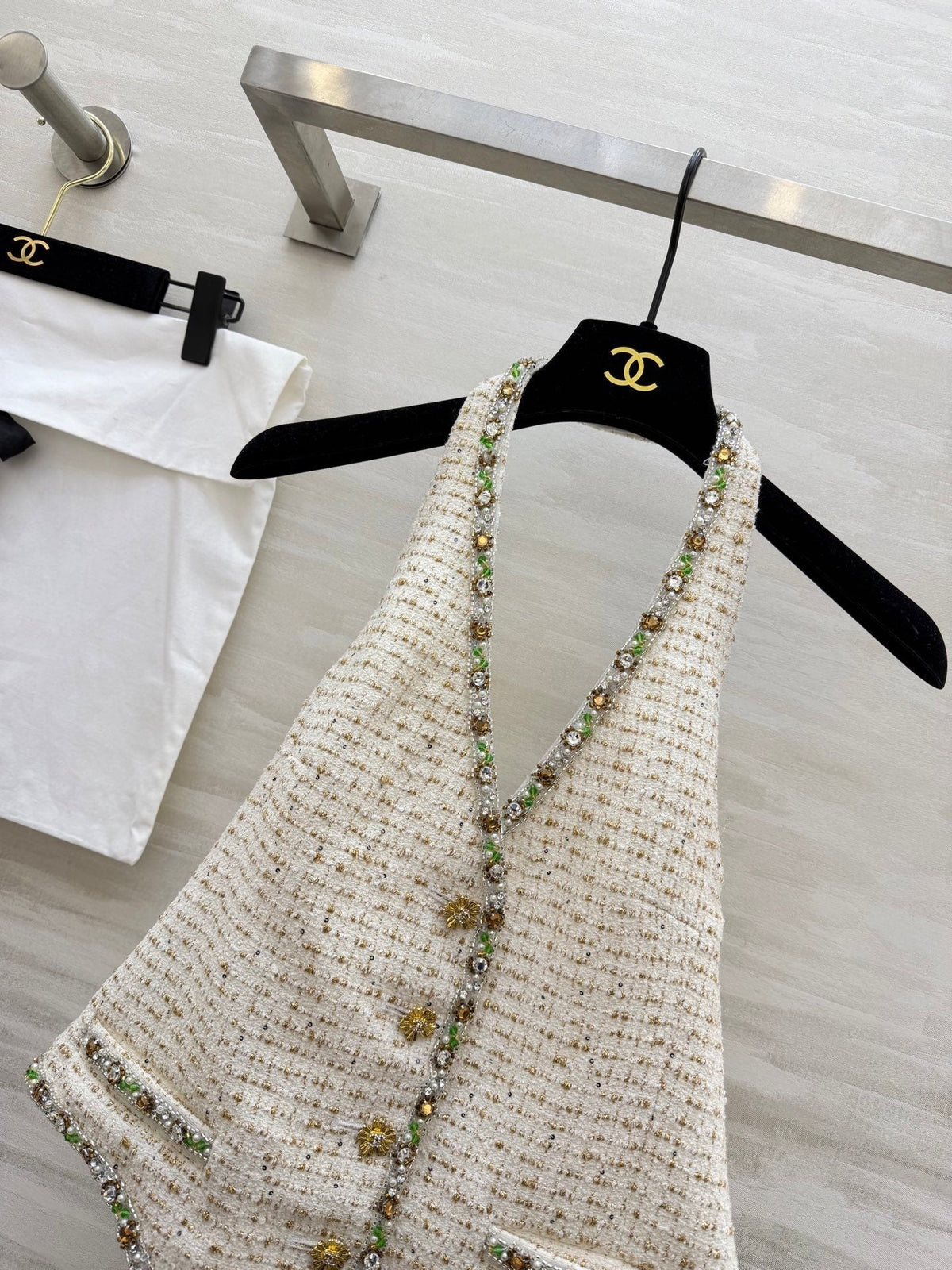 CC 26s Halter Vest White Tweed