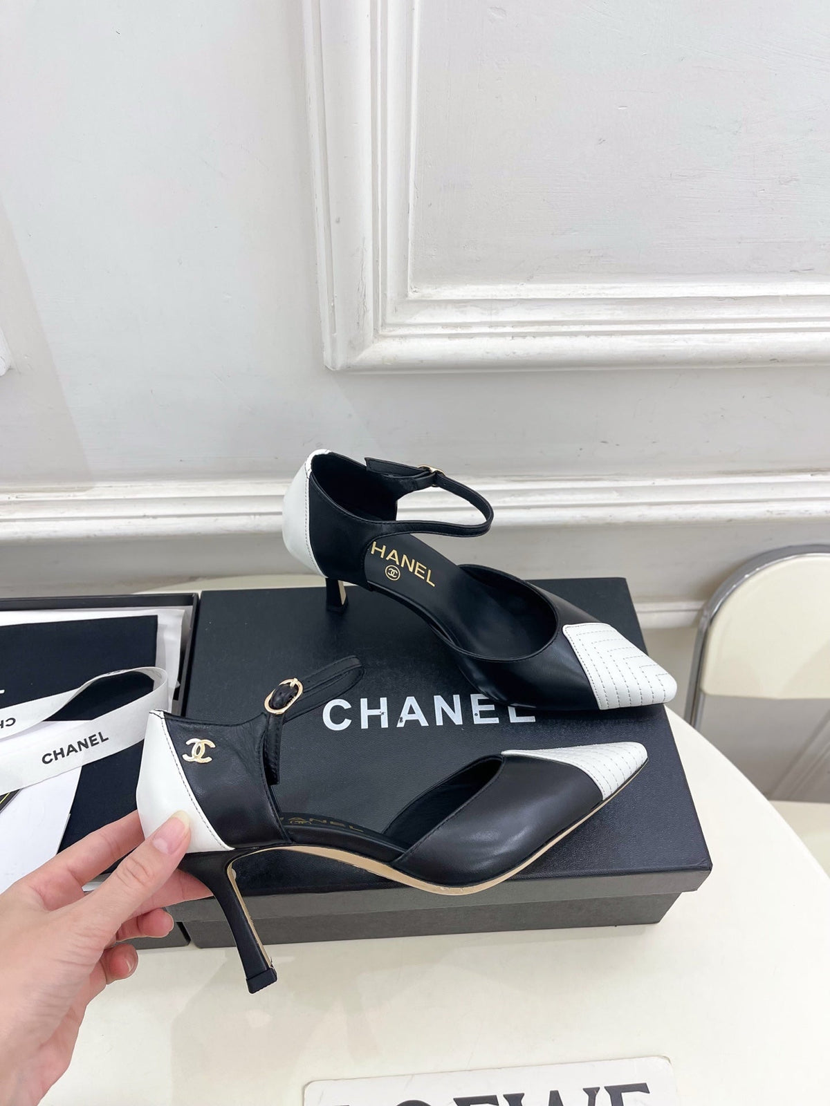 CC 26 SS Double C Slingback 7.5cm White Black Calfskin 586934
