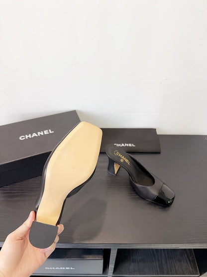 CC 26s Half-Slip Black Patent Leather 596642