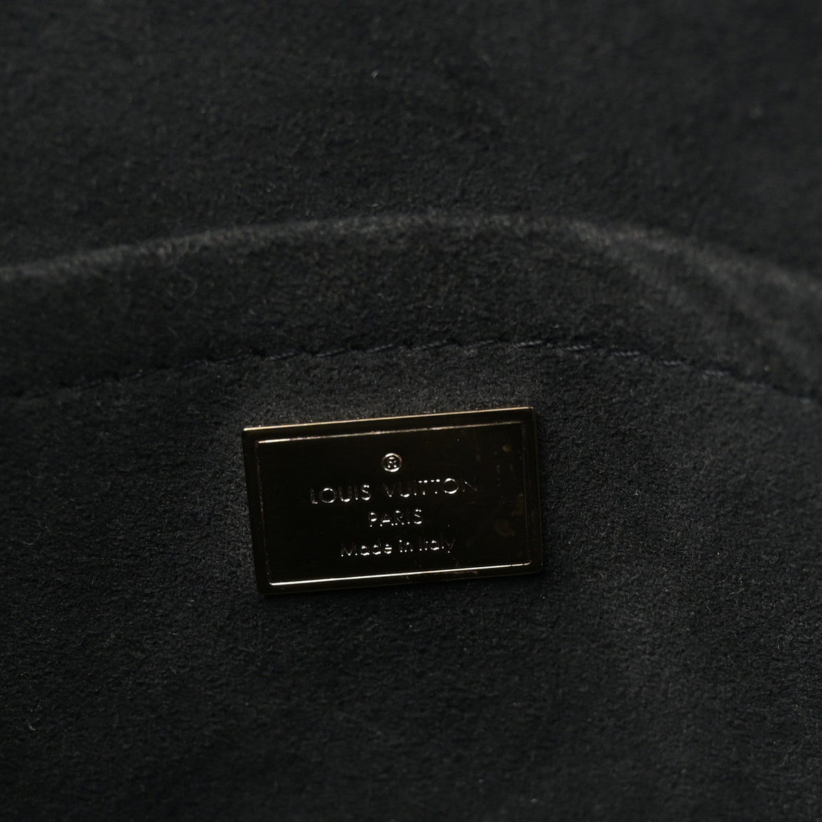 Vernis Epi Monogram Spring Street Black