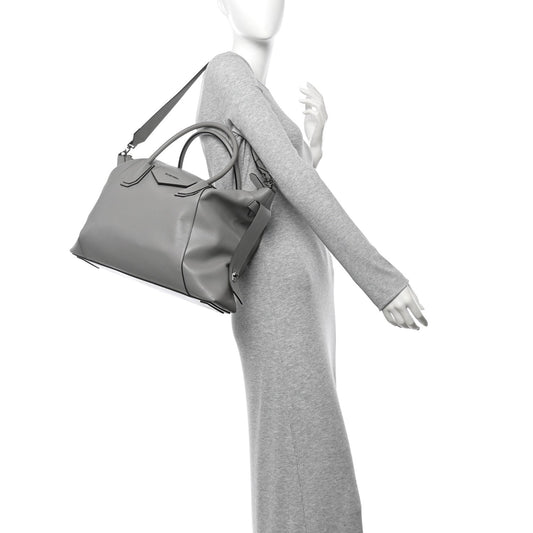Soft Calfskin Medium Soft Antigona Pearl Grey