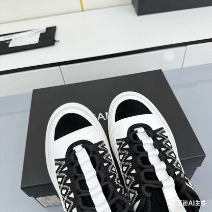 CC 25 Boutiques Sneaker Black White Light Grey Suede Fabric