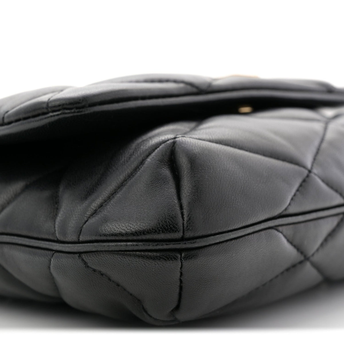 Lambskin Quilted Le 57 Diamond Shoulder Bag Black