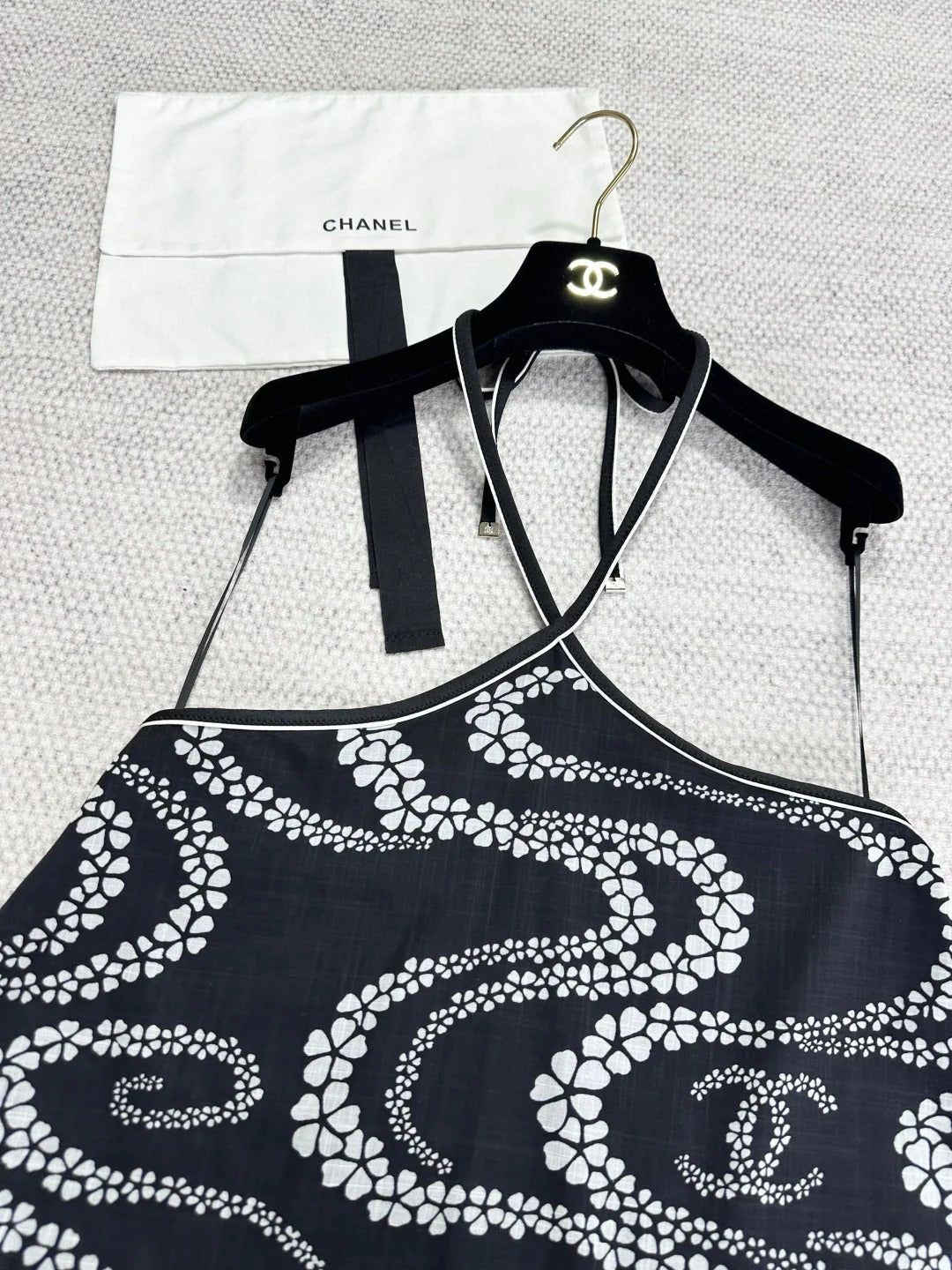 CHANEL HALTER-NECK TOP STYLE 88