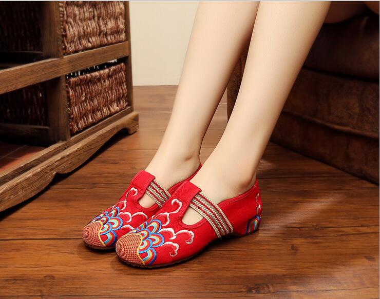 Wave Flower Embroidered Cloth Shoes National Tendon Bottom Spring And Autumn Women'S Flat Shoes