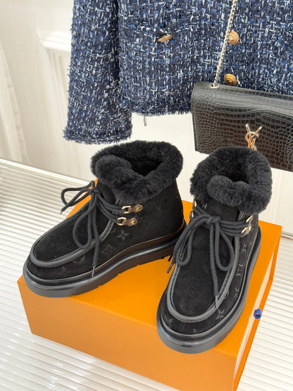 LV Ski Cortina Low Boot Black Suede Wool 572488
